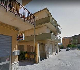 Rif.CM229- negozio san cataldo