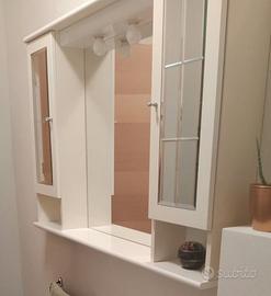 Specchio per bagno con due ante e illuminazione
