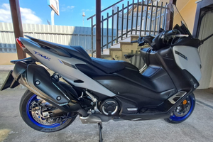 Yamaha tmax 560