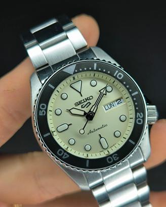 Seiko 5 Sports 38 mm