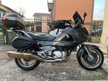 Honda deauville 700