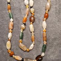 collana vintage con perline di agata e altre pietr