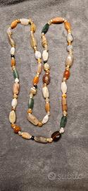 collana vintage con perline di agata e altre pietr