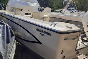 Barca Glastron V 216