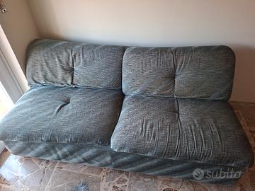 divano con letto  e poltrona 