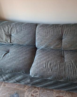 divano con letto  e poltrona 