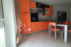 Casa indipendente con giardino e 2 posti auto