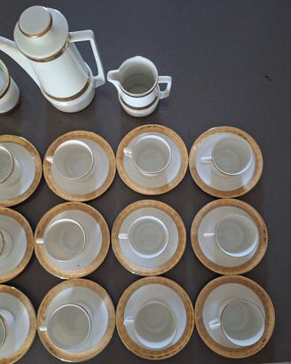 set di 12 tazz 12 piatt 1 zuc 1 latt 1 caf bavaria