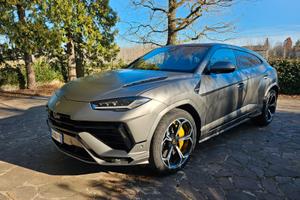 LAMBORGHINI Urus - 2023