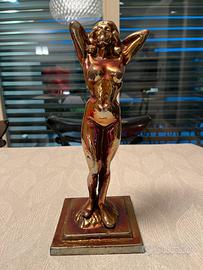 Magnifica scultura metallo dorato anni '30