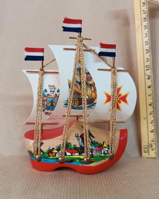 SOUVENIR ZOCCOLO DI LEGNO OLANDESE 
