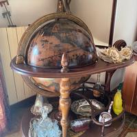 Mobile Antico con Globo Bar Apribile