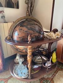 Mobile Antico con Globo Bar Apribile