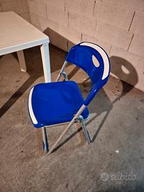 tavolo plastica + 4 sedie 