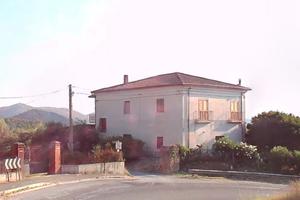 Casa indipendente con terreno