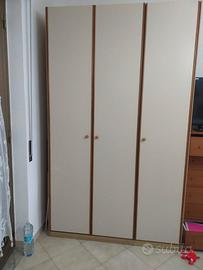 Armadio 3 ante.