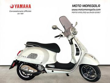 Piaggio Vespa 300 GTS Super