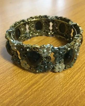 Bracciale diametro cm 5,5 chiuso.