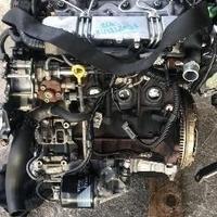 Motore auris 2.0 filtro olio avanti