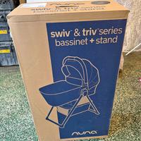 Nuna swiv & triv bassinet