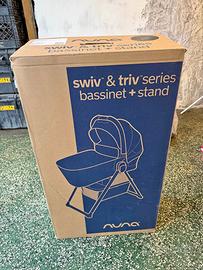 Nuna swiv & triv bassinet