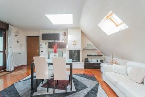 Cesano Maderno attico 7 vani 244 Mq