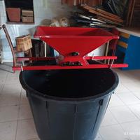 torchio e pigiatrice per uva