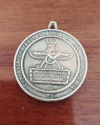 Medaglia Vintage  in metallo leggero   Mazda