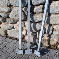 pali in ferro zincati con piastra per poggioli
