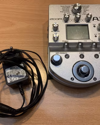 ZOOM A3 - PREAMPLIFICATORE E MULTIEFFETTO PER CHIT