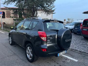 Toyota RAV 4 RAV4 2.0 Luxury
