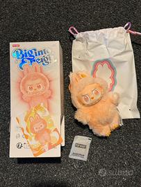 Labubu big into energy happiness albicocca