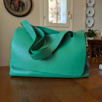 Borsa spalla vera pelle martellata verde prato
