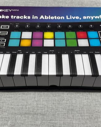 Tastiera NOVATION Launchkey mini MK3
