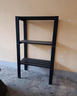 Scaffale in legno nero 