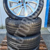 Cerchi e Gommeo Alfa Romeo Giulietta (225/45-R17)