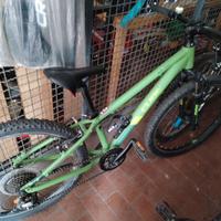 MT 24 Cube Acid Race