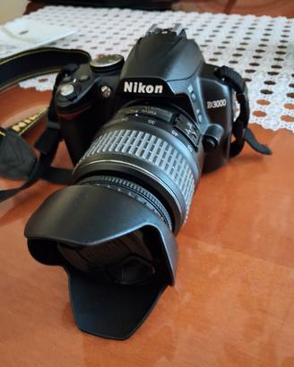  nikon d3000 con obiettivo nikon 