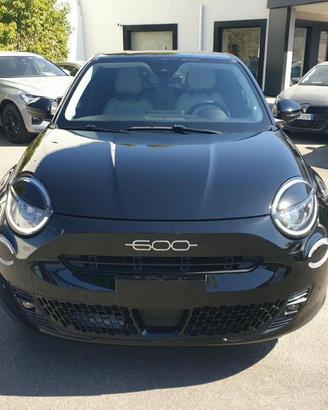 FIAT 600 Hybrid 110 CV DCT MHEV La Prima