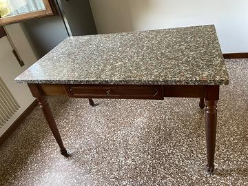 Tavolo cucina 4 posti con piano in granito