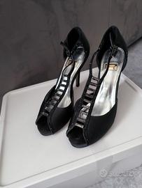 Sandalo elegante con tacco