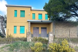 EX SCUOLA da riqualificare