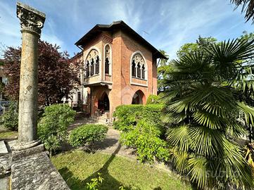 CASA SEMINDIPENDENTE A TORTONA