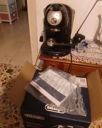 macchina da caffè  con scatola 