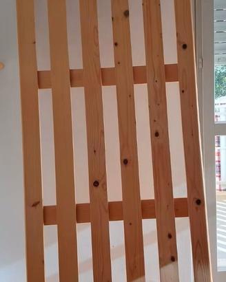 Tavola in legno per letto