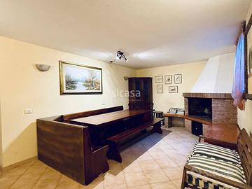 Set Arredamento Completo per Taverna in Legno