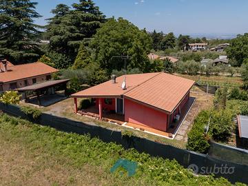 San cesareo:villa indipendente