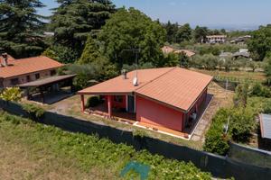 San cesareo:villa indipendente