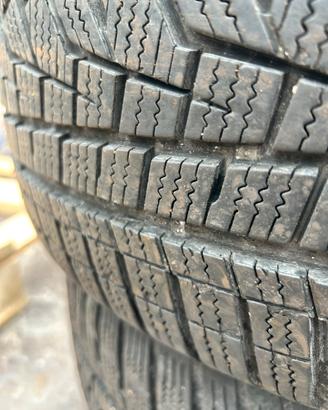 4 gomme termiche Hankook 205/55 R17