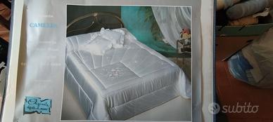 NUOVO Copriletto trapunta dipinto mano + Cuscino.